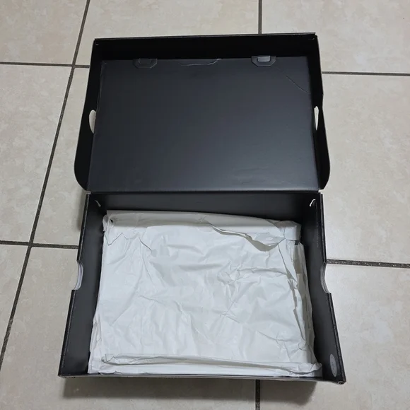 Air Jordan 4 Retro Sneakers - Picture 6 of 6